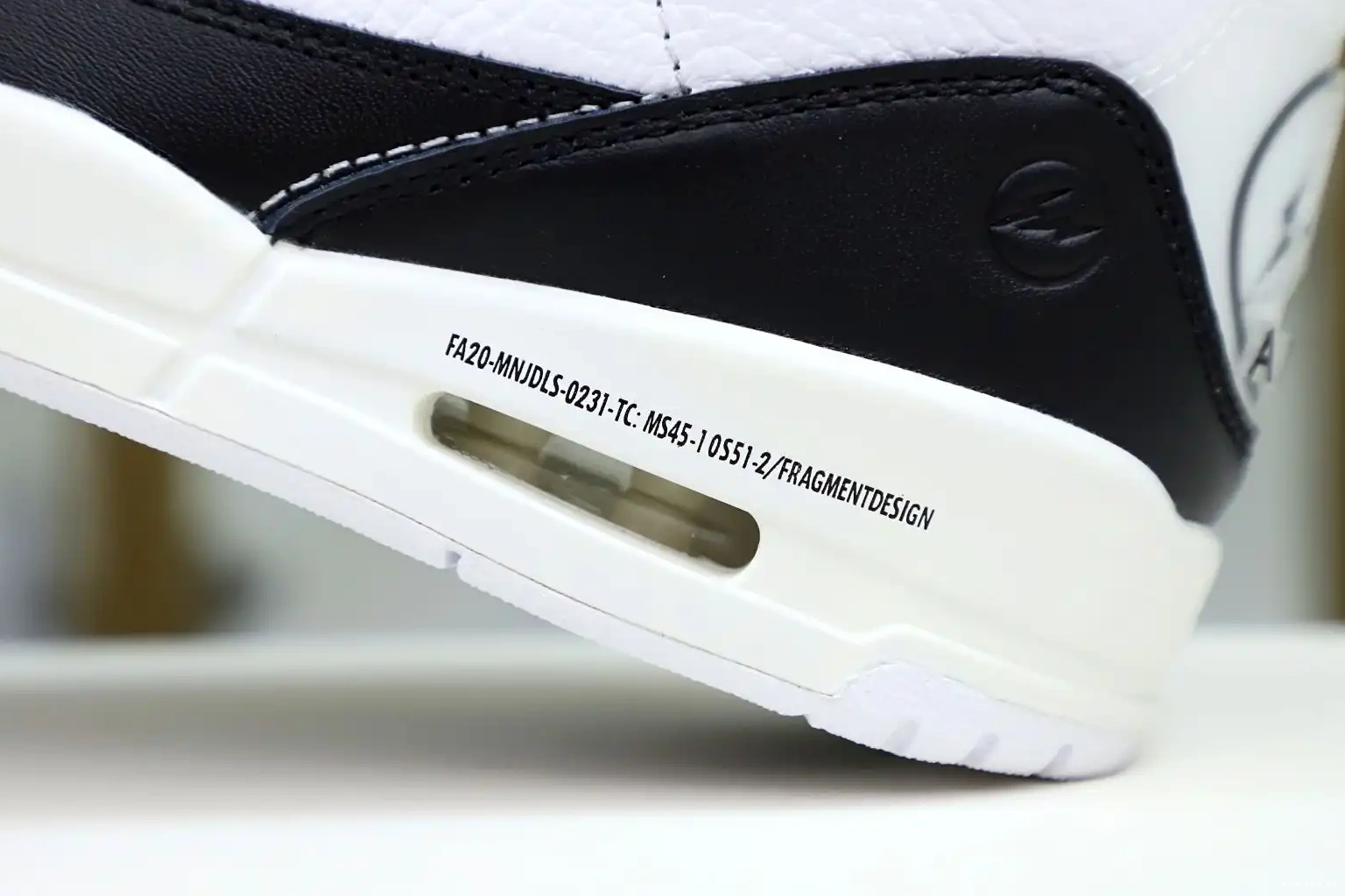 JORDAN SP 'WHITE' Kimikick X DESIGN RETRO FRAGMENT AIR 3 0718